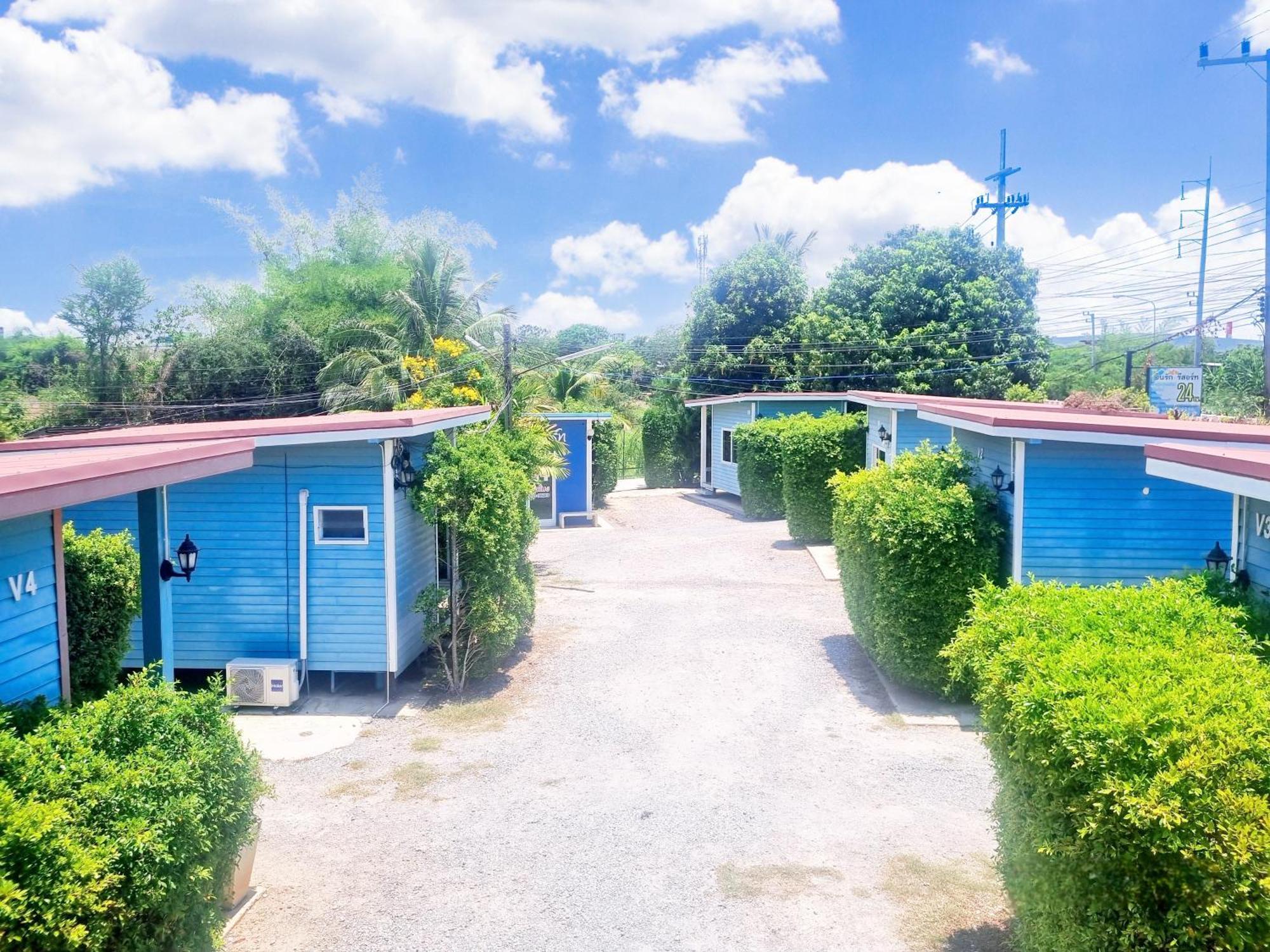 In Love Resort Chai Nat エクステリア 写真